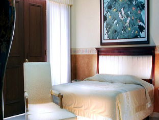 Umm Inn Hotel Malang Exteriör bild